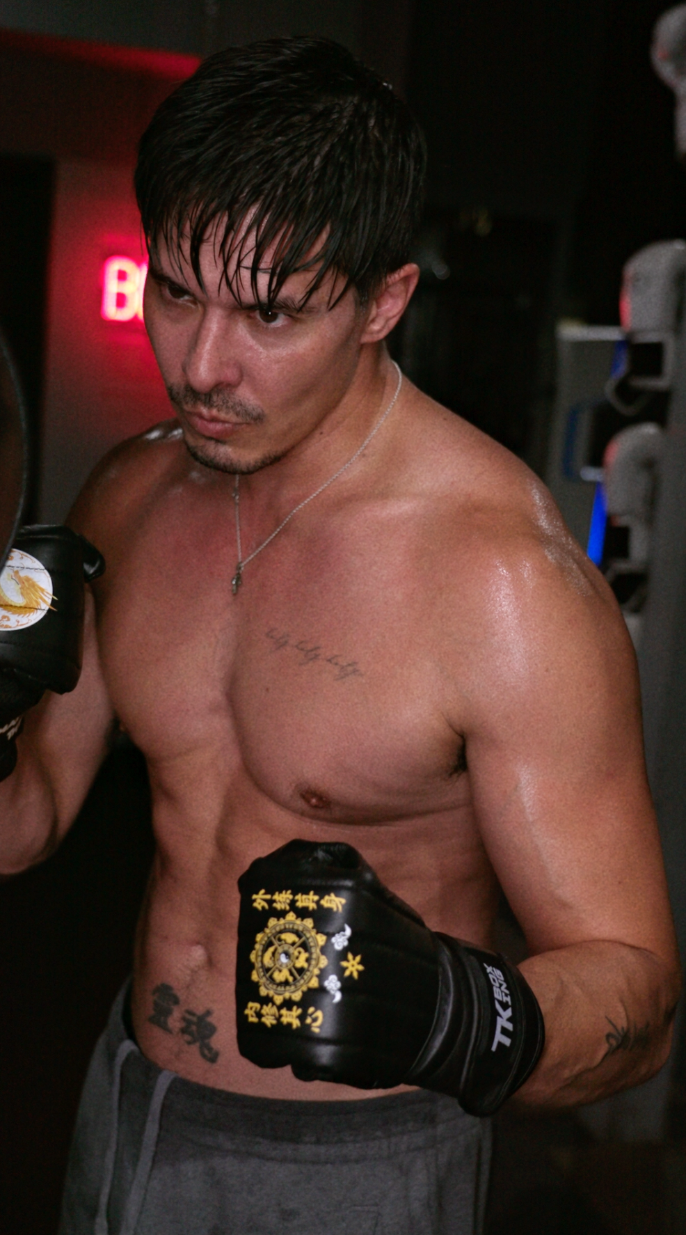 LEWIS TAN “GLADIATOR” BAG MITT EDITION